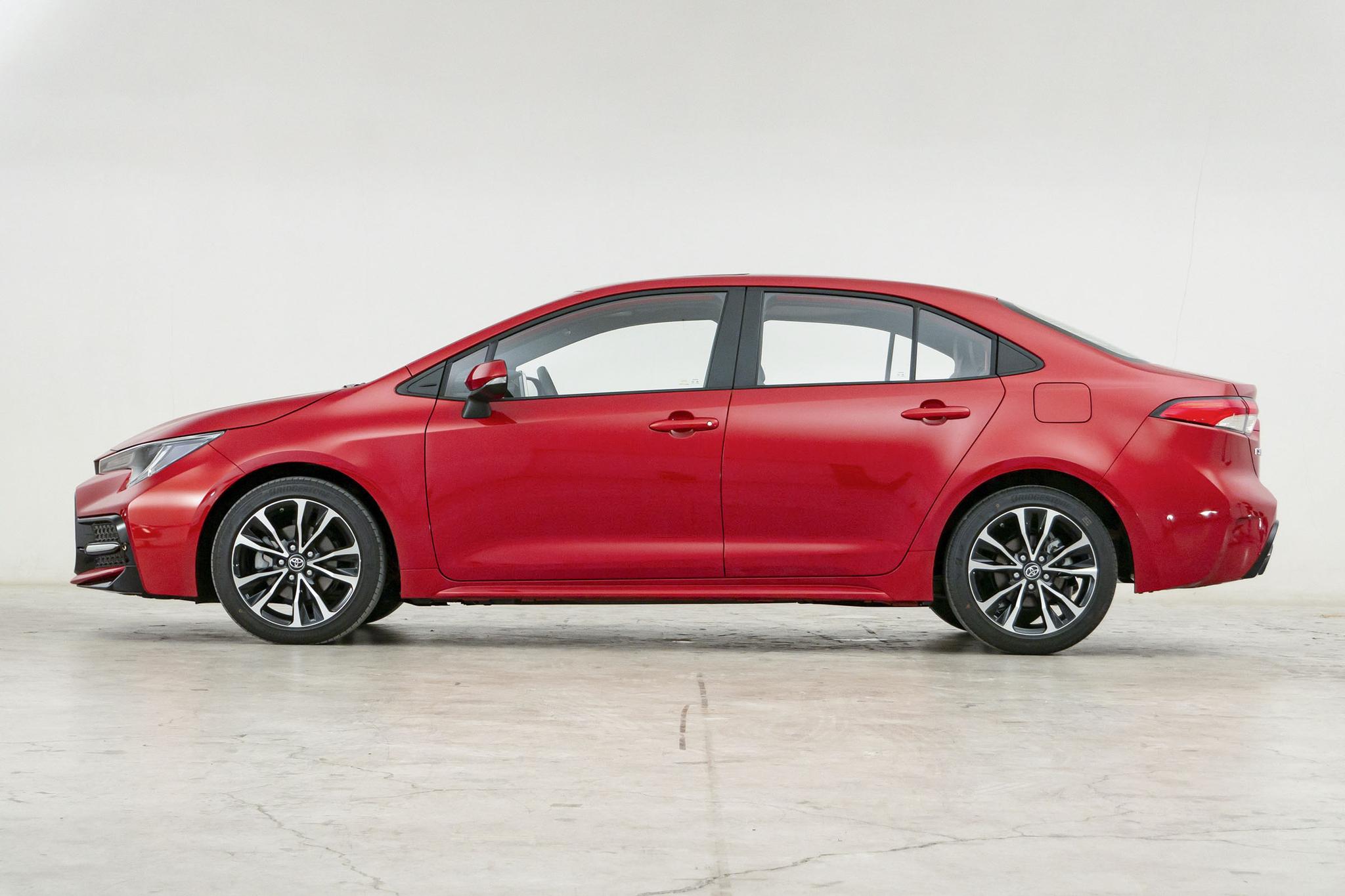 雷凌丰田1.2t和1.8l哪个省油,60万公里的丰田雷凌值得买吗