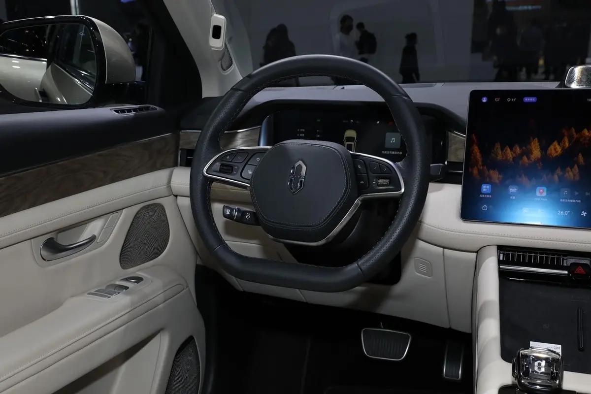 问界m7入门五座真实试驾体验,问界m7和特斯拉modely智能驾驶测评