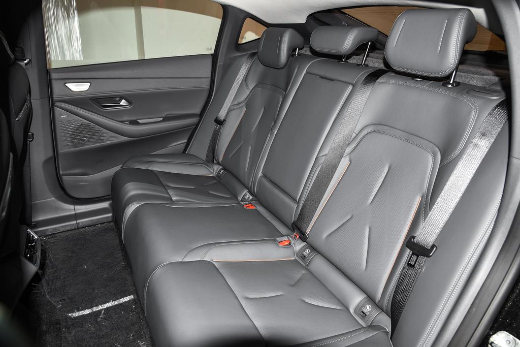 吉利再出新款王炸轿车,吉利新出王炸轿车