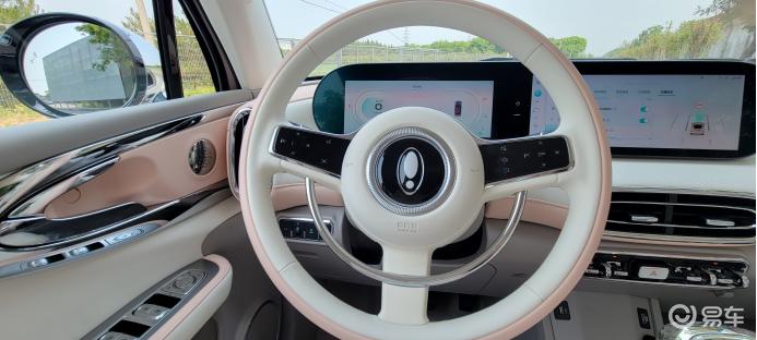 专属女性座驾欧拉芭蕾猫迎光而来,欧拉芭蕾猫只为女性专属