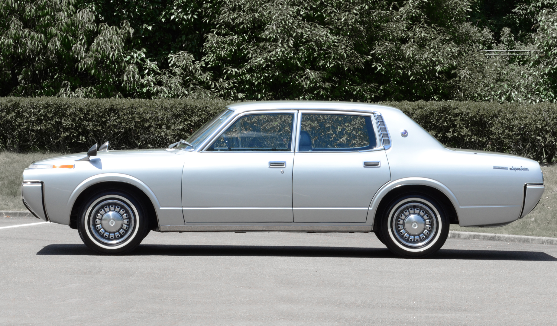 丰田皇冠的故事简短,丰田皇冠车历史回顾