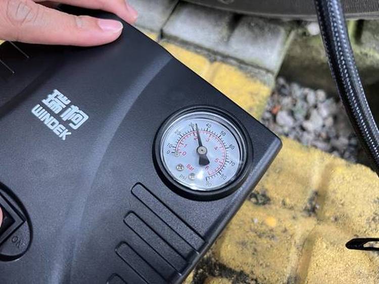 后备箱工具怎么使用,上路后备箱必备工具有哪些