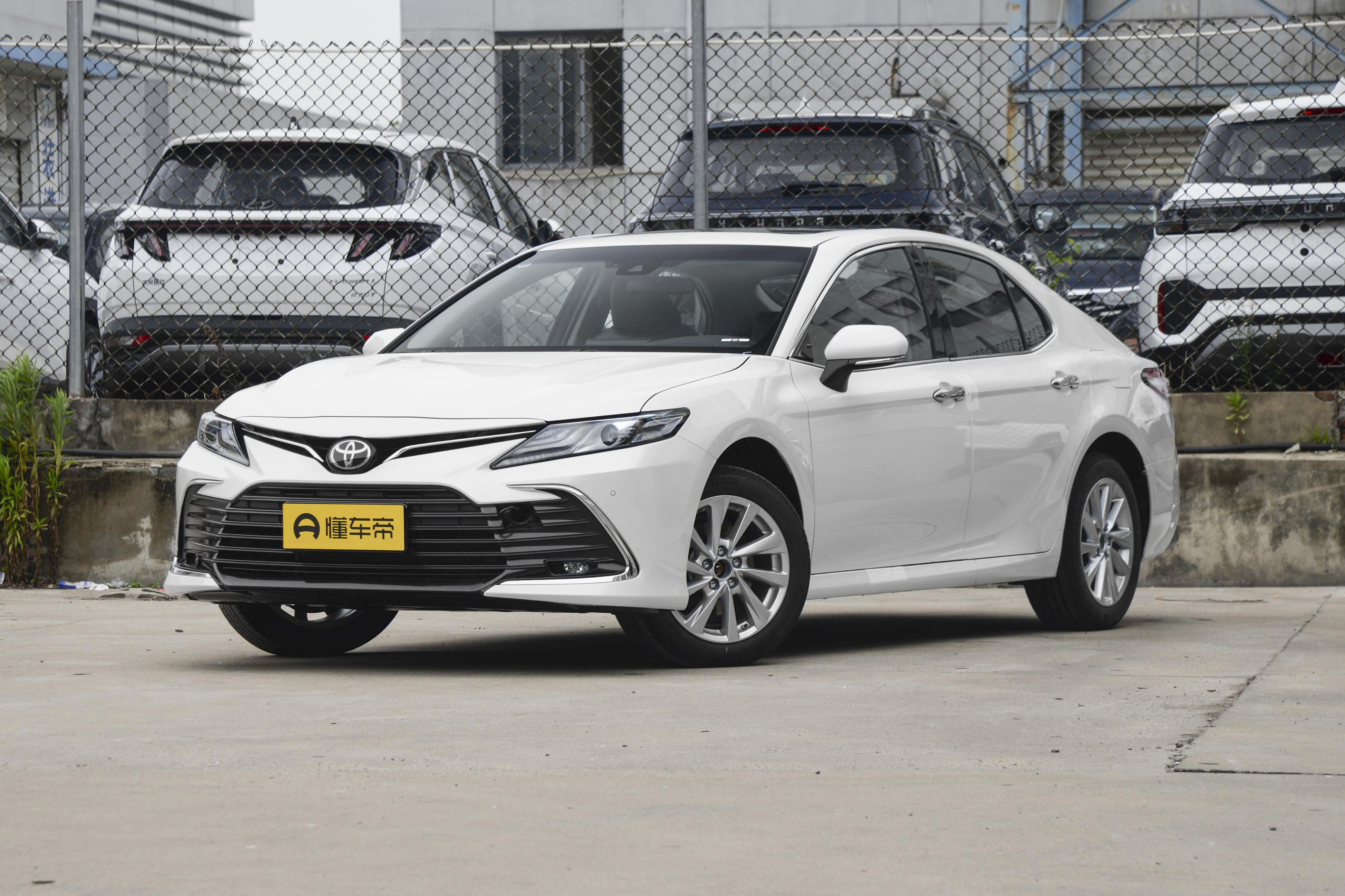 凯美瑞为何能在中型车中站稳脚跟？就单单靠耐用性？整体解析！