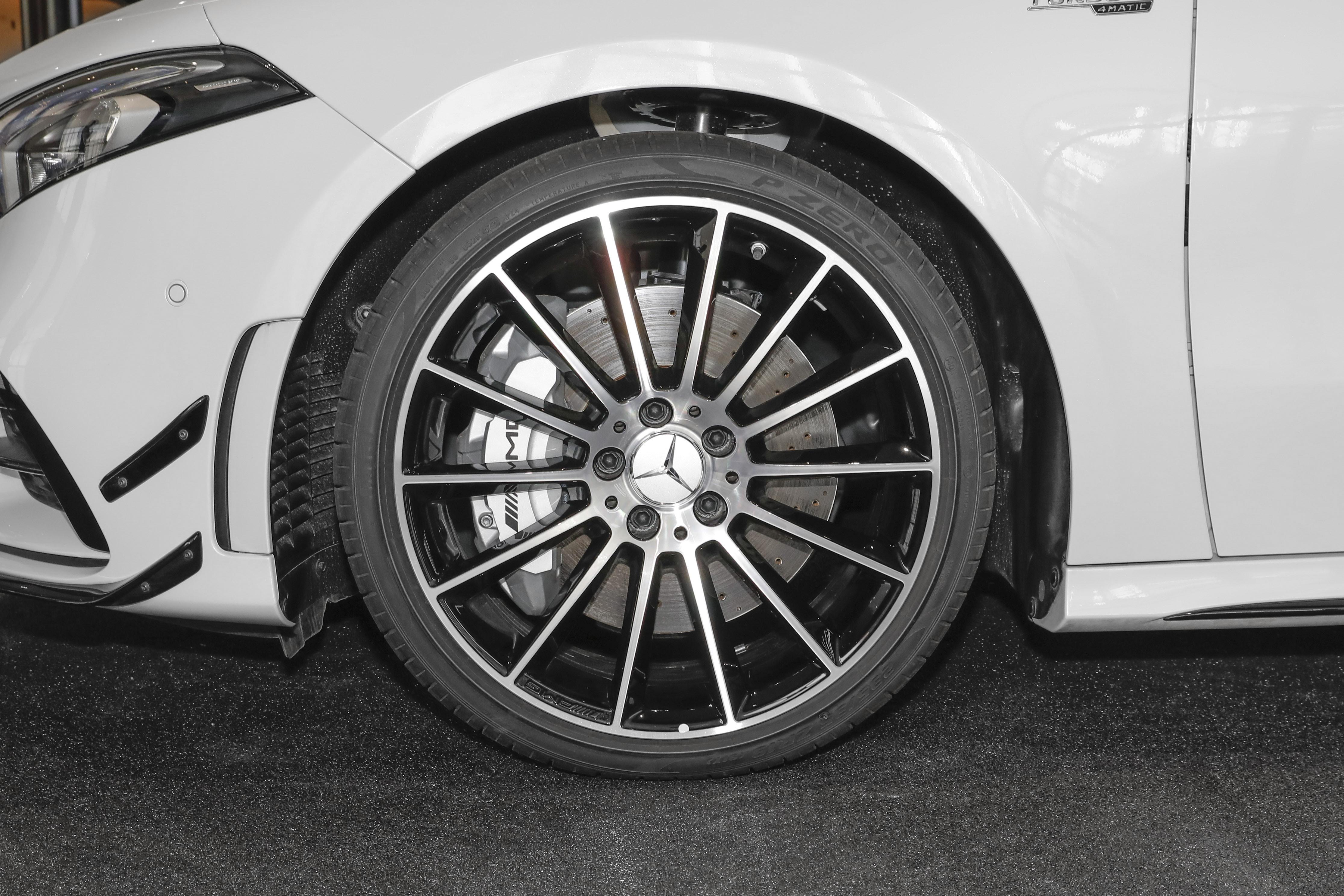 百公里加速9.8秒的车好吗,百公里加速4.9秒的车