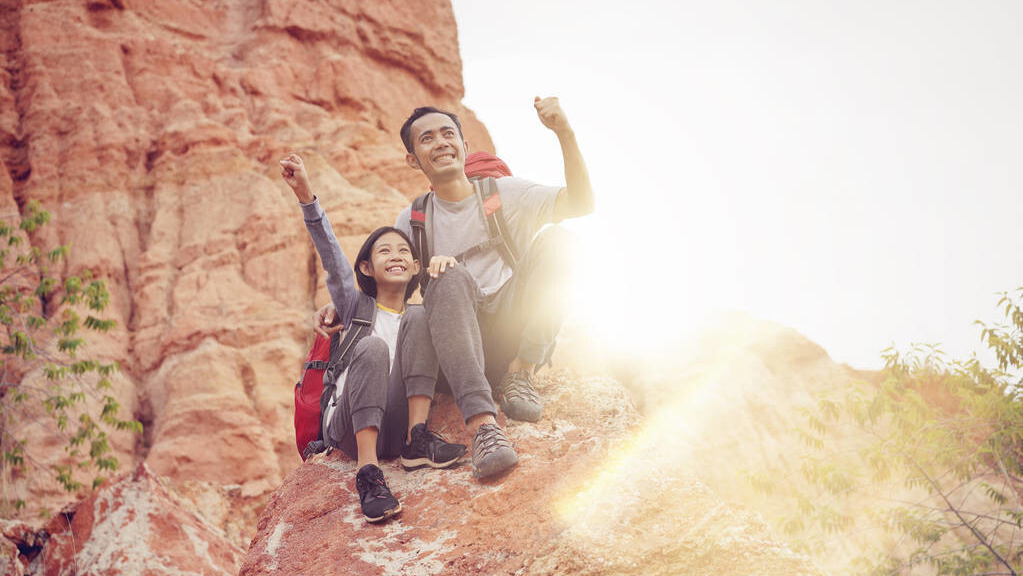 小说：这下误会大了，校花给我隐秘部位擦药，被她三位哥哥看见了