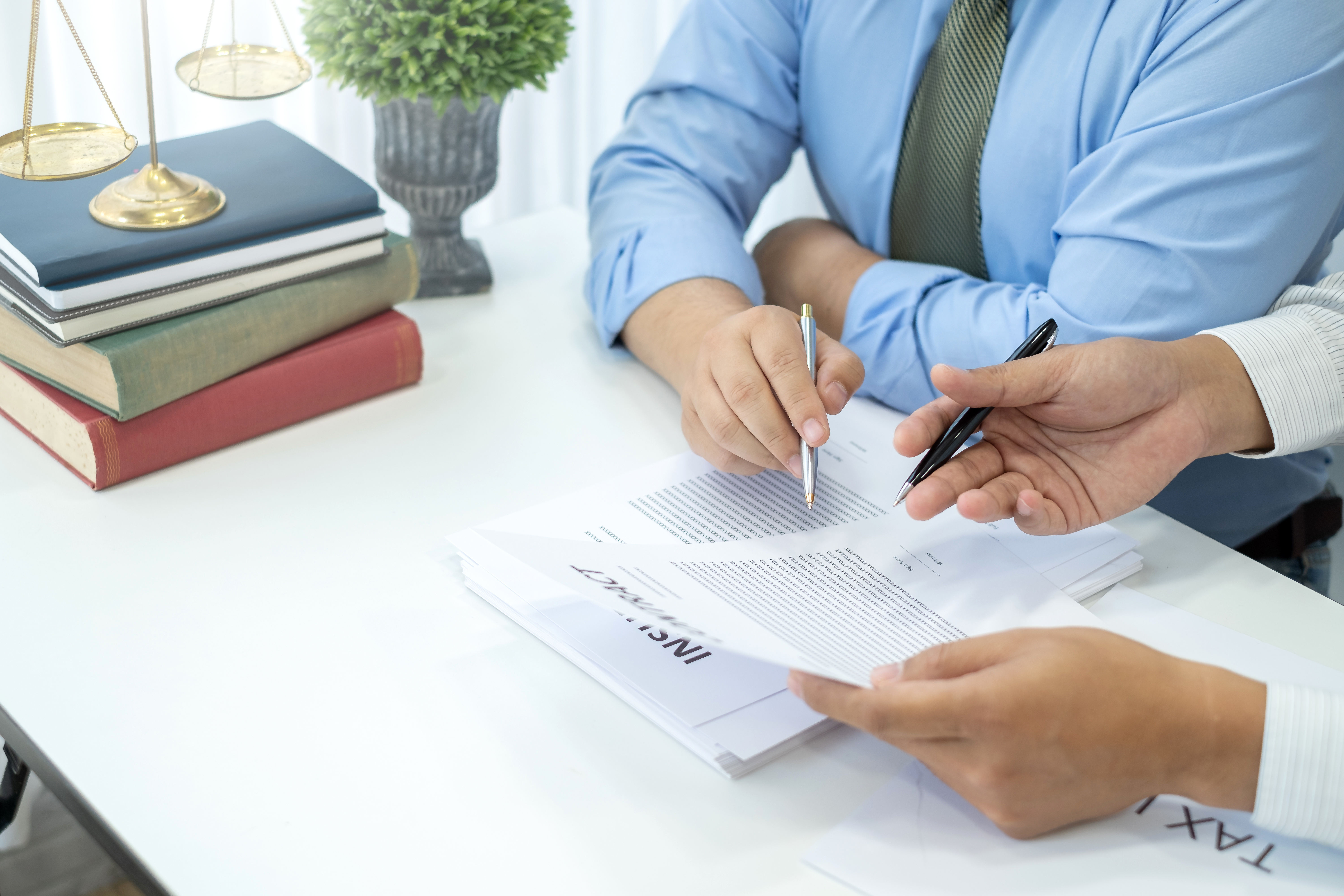 小说：他深夜溜进火葬场探险，不小心爬进火化炉，化成一股青烟