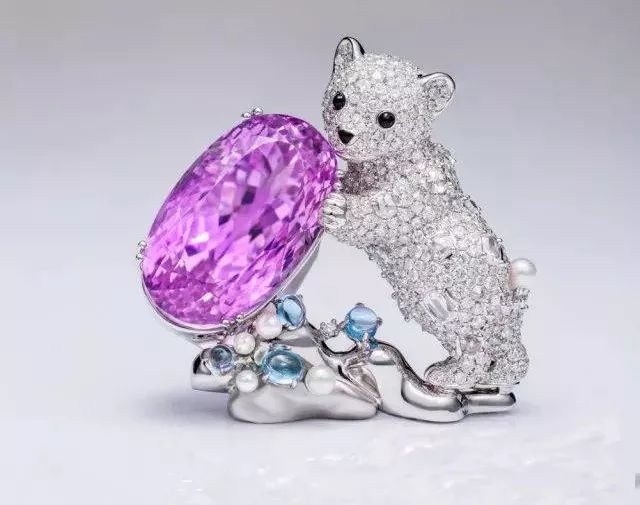 美国一代女王留下的华丽珠宝,美国第一夫人首饰