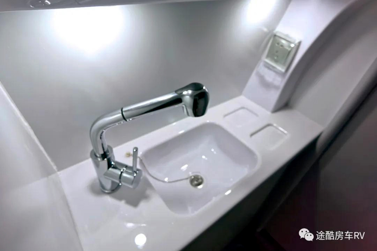 19江铃福特全顺多少钱,19.98万新全顺房车价格