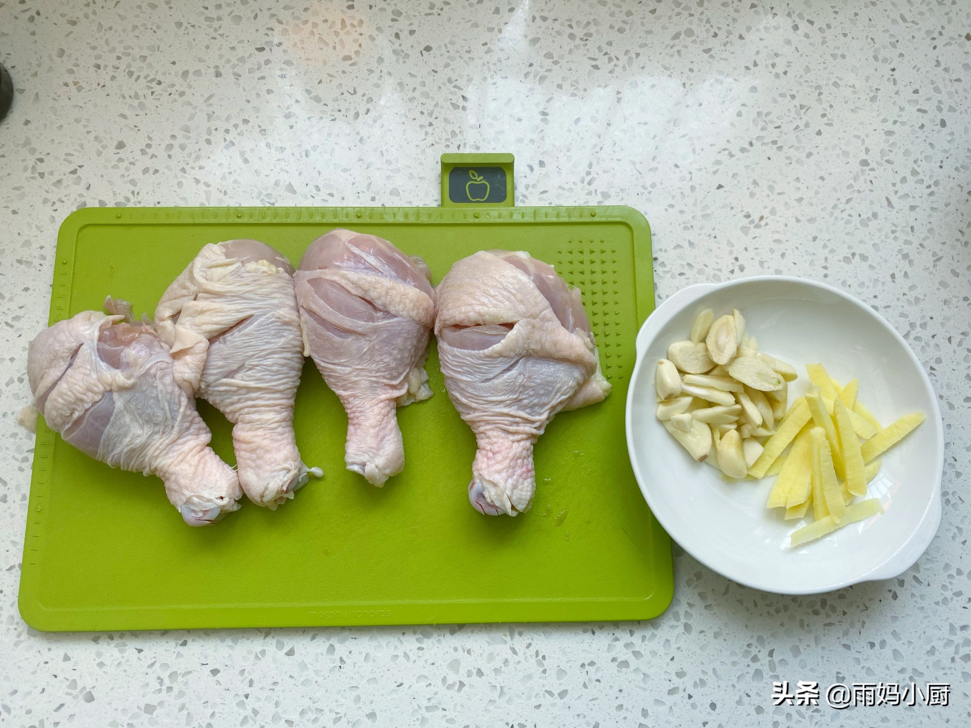 自己在家做烤鸡腿简单做法,在家烤鸡腿肉做法
