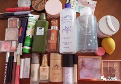 肌断食是什么意思？偶尔不涂护肤品，皮肤真的会变好吗？