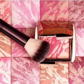 腮红可以让脸颊饱满吗,腮红能遮泪沟么