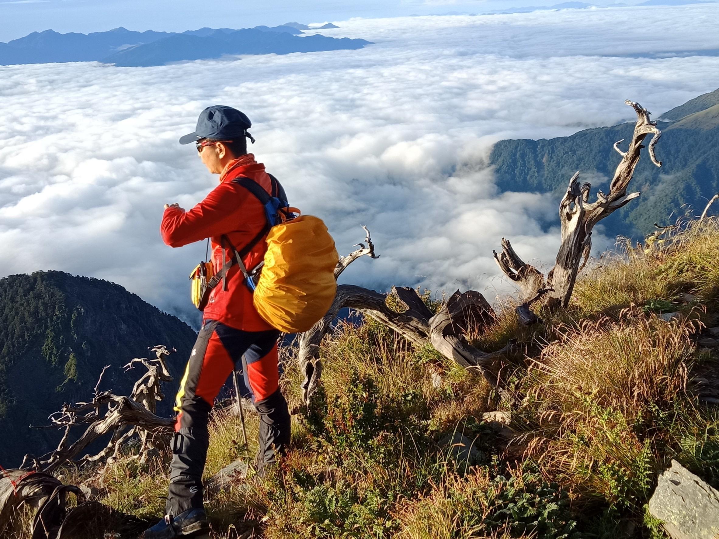 户外爬山领队有什么要求,徒步爬山领队