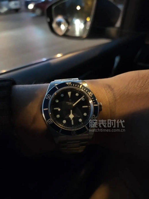 网友晒自己微信好友数量,网友晒1300手表