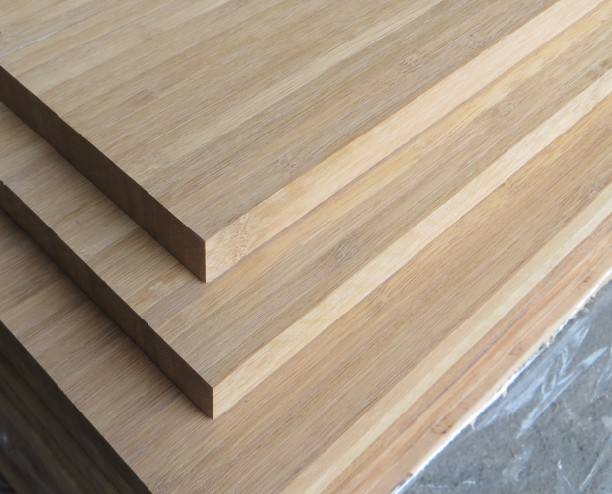 家庭聚餐时就怕餐桌小，有了这个随意拉伸的桌子，坐10人都没问题