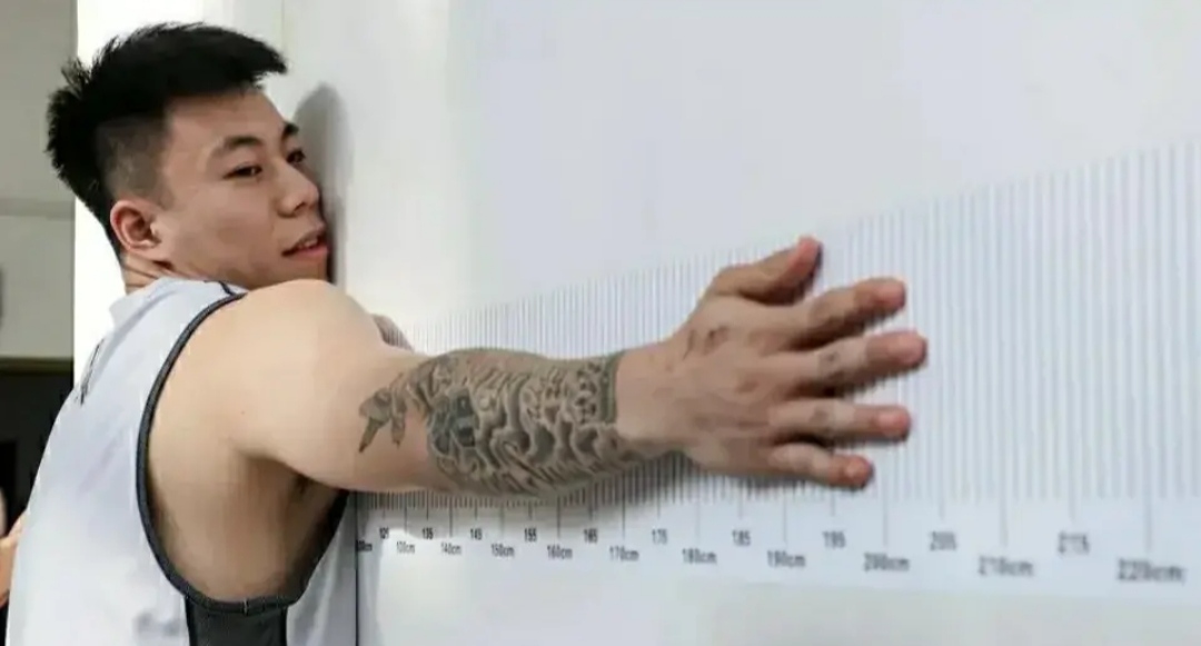 辽宁体测郭艾伦免测,张镇麟47分郭艾伦