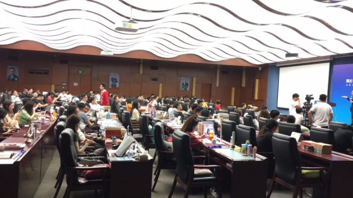 法学生毕业做法务还是律师,法学生毕业当律师