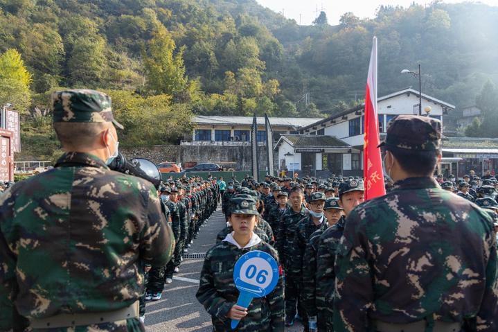 宜昌这个地方产美女，有一个大家都认识，现在还能让熊孩子涨知识