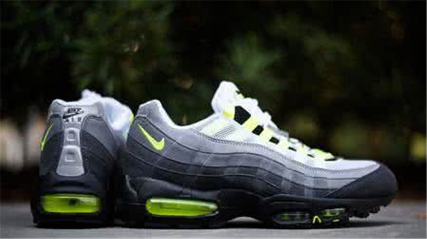 身为多年的鞋狗,还不知晓NickAirMax的历史?小小气垫有啥玄机