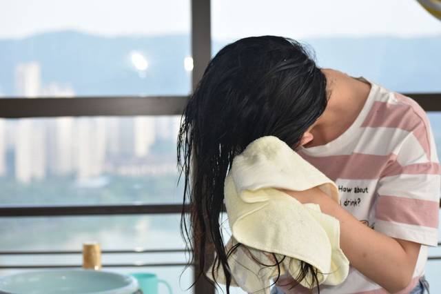 染过的头发用什么洗头掉色快,刚染的头发用什么洗头掉色最快