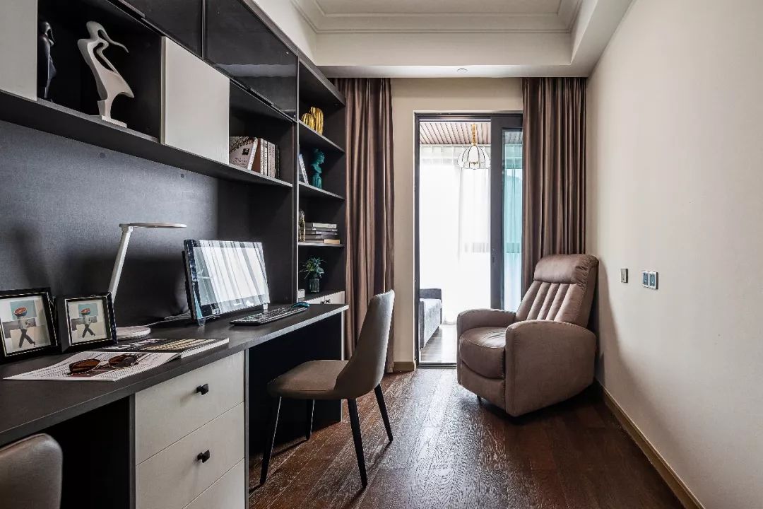 房间小柜子和书桌怎么设计,全屋定制小柜子和隐藏式书桌