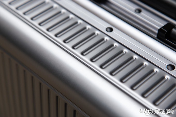 镁铝合金行李箱拉杆箱,拉杆行李箱哪款比较好用