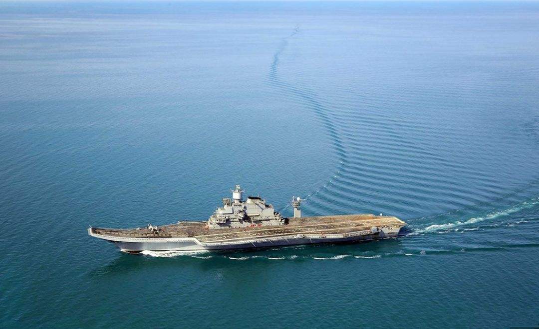 美国小鹰级航母有几架飞机,美国小鹰级航空母舰有几艘