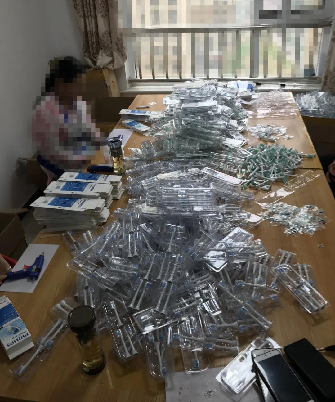 “官方旗船店”“XX总店”，不法电商如此山寨大牌