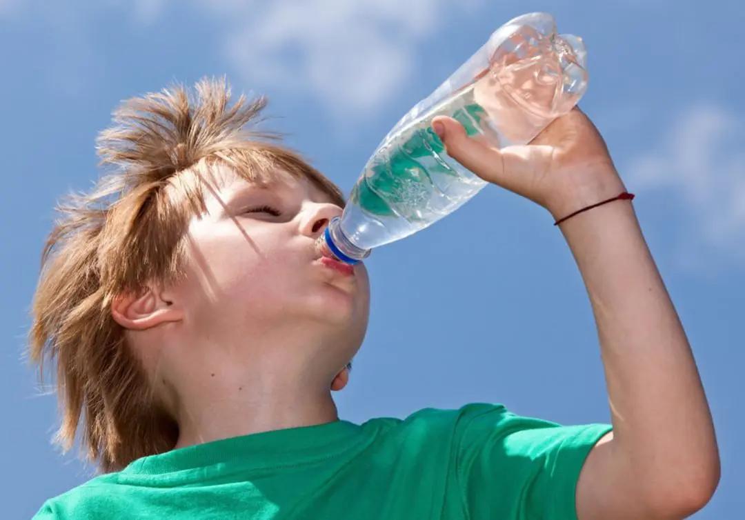 为什么我一吃辣的就会流鼻涕,为什么人一吃辣的就流鼻涕