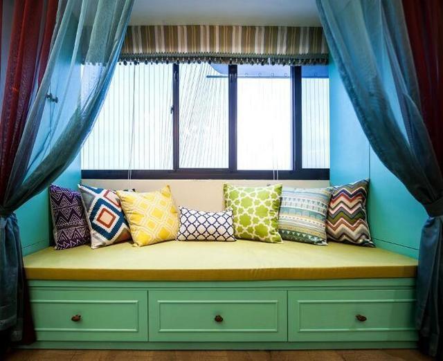 如何利用飘窗变成一张床,飘窗空着好不好