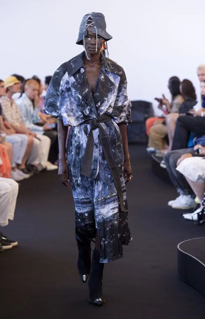 周董的新单曲,循环着许巍的歌