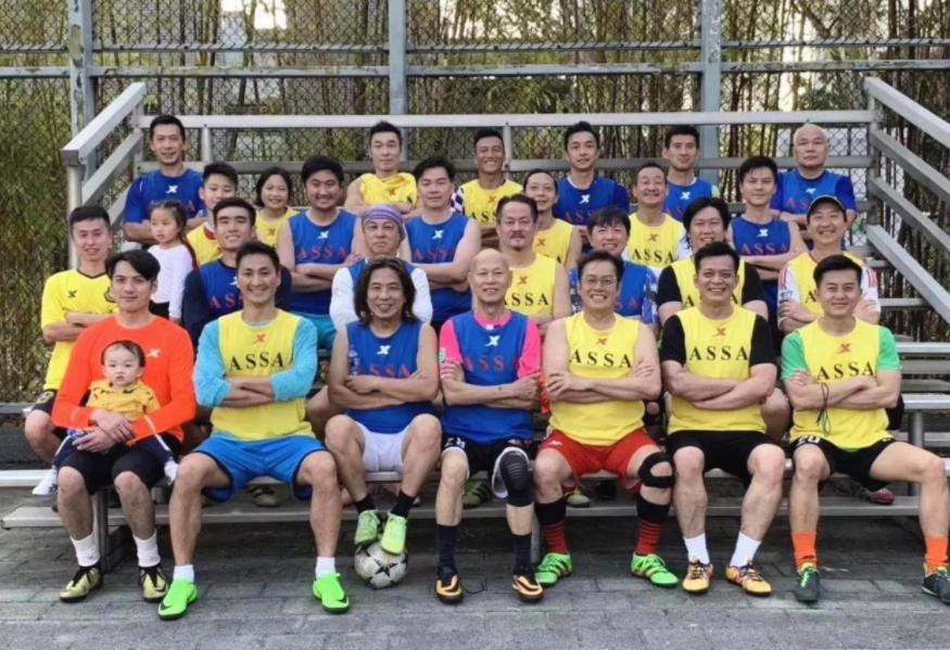 吴岱融香港足球队,吴岱融踢球