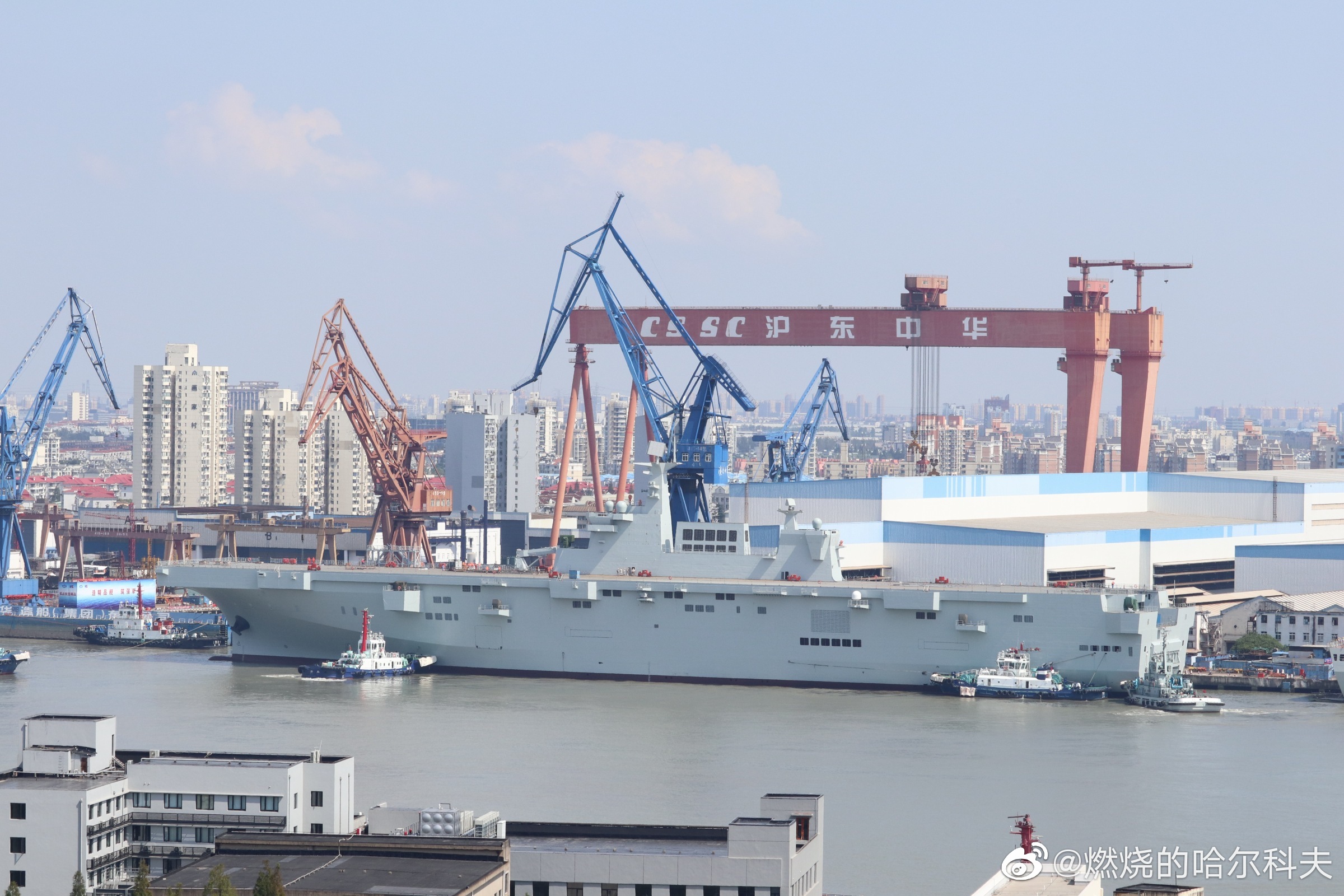 075两栖攻击舰和日本出云号,现代战舰075型两栖攻击舰最强配置