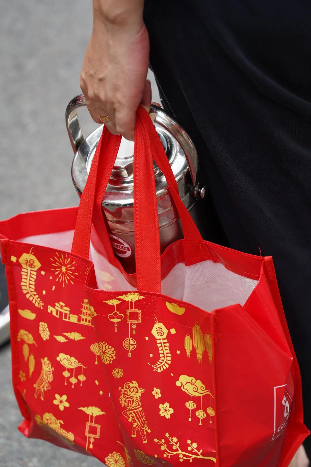 萌娃、萌宠纷纷抢镜！今年高考作文，深圳学生躺赢？