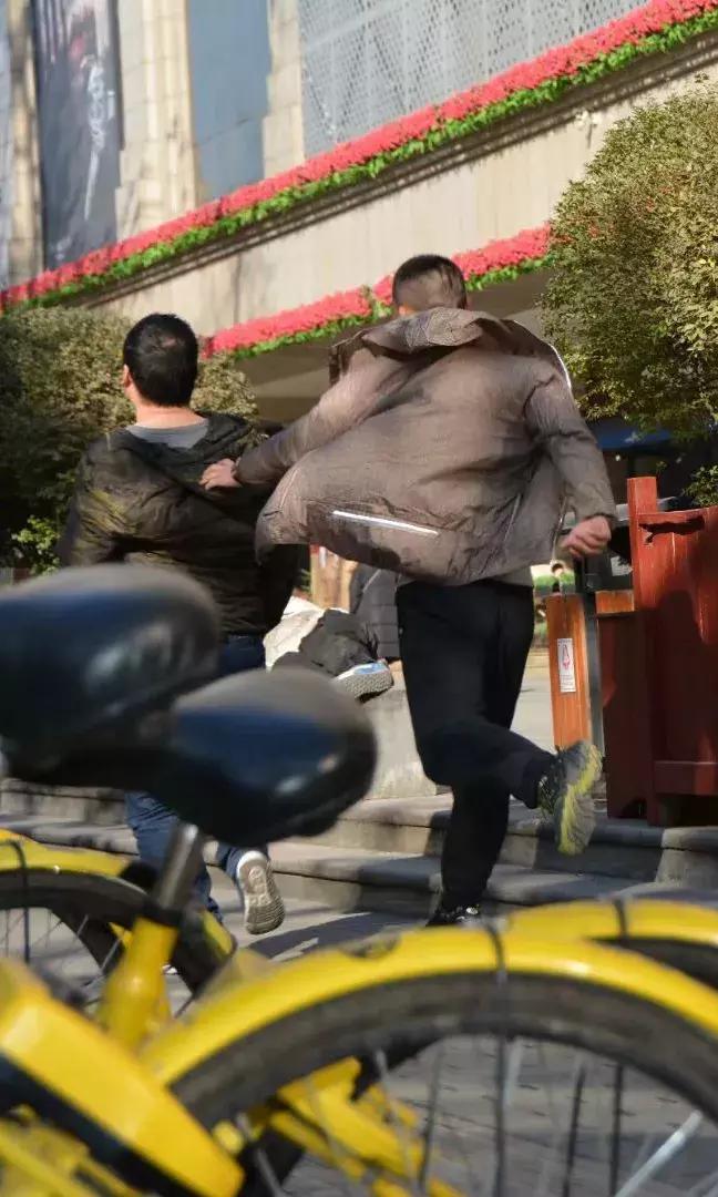 便衣警察背后的故事,便衣民警真实故事