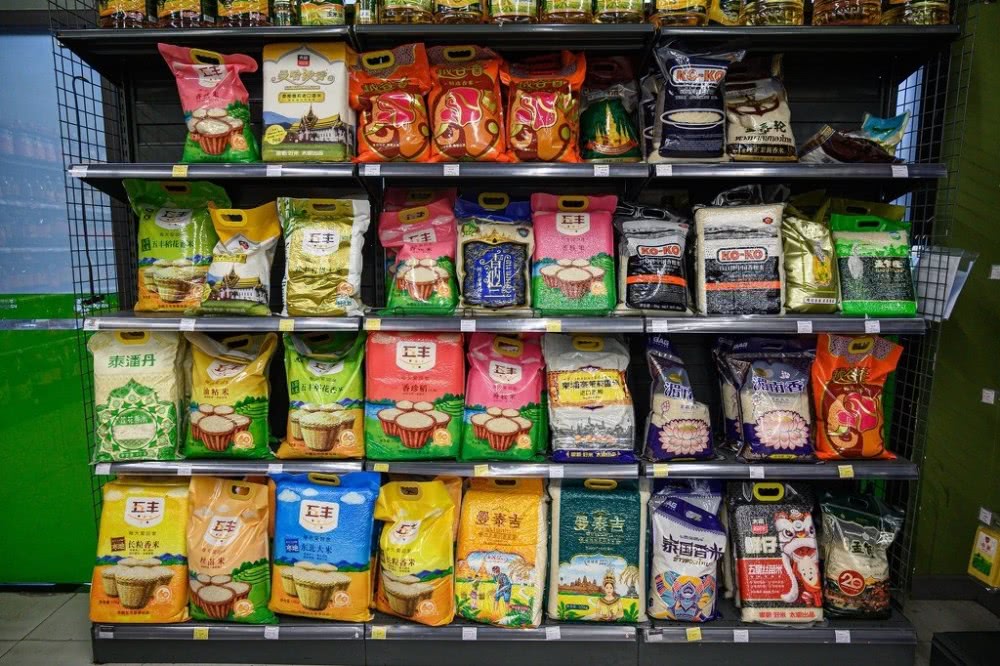 国外大米真涨价了吗,国外粮食价格上涨意味着什么