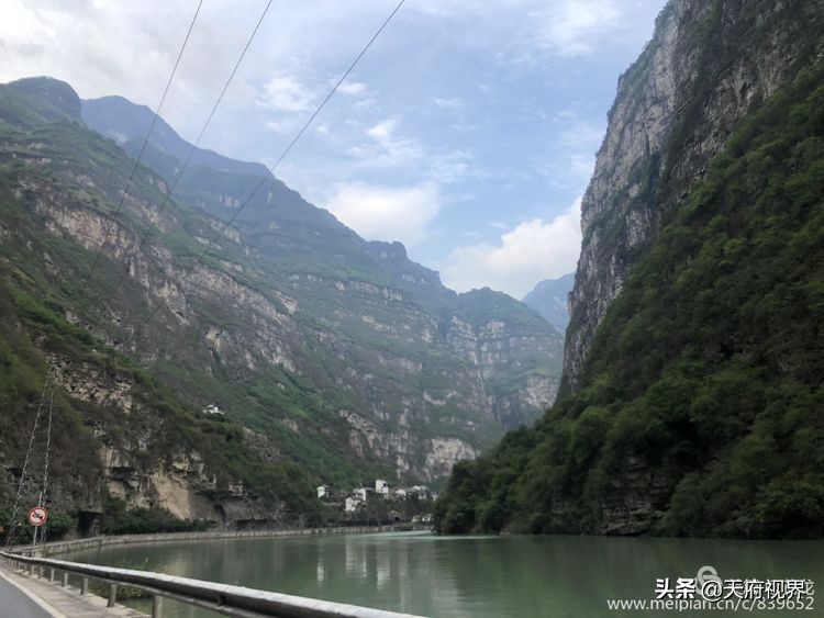 中国百慕大黑竹沟了解一下,穿越黑竹沟揭秘中国百慕大