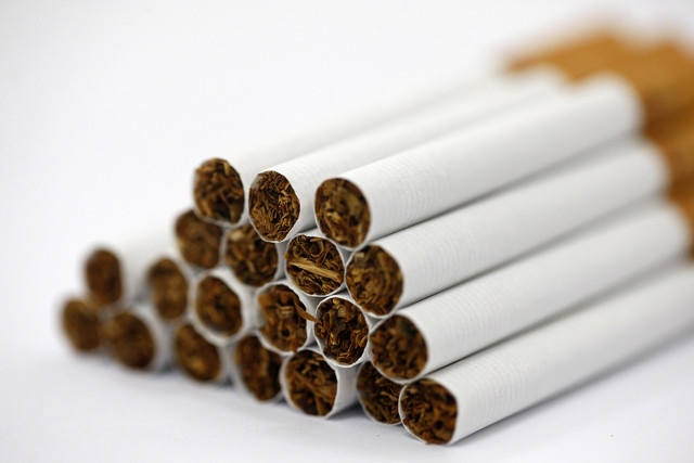 为什么吸烟有害健康还要生产烟呢 (既然吸烟有害健康为什么还要造烟)