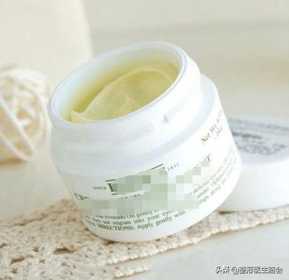 用什么样的眼霜可以缓解泪沟眼袋,眼袋和泪沟用眼霜效果好吗