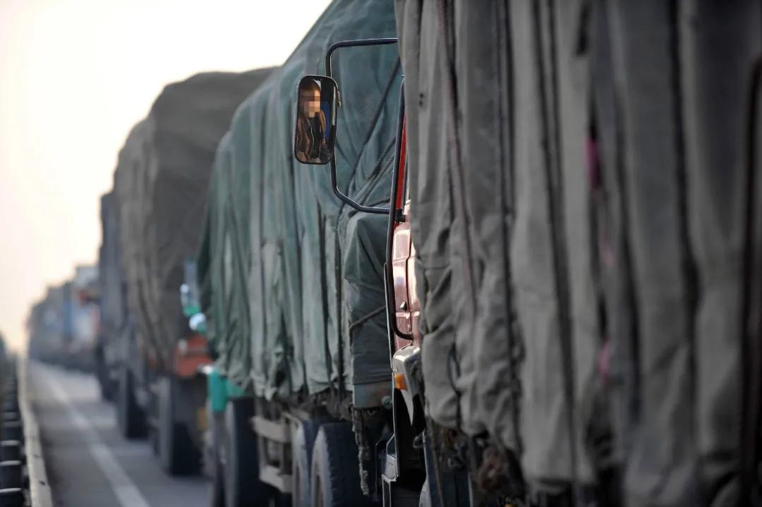 六旬老汉非法收购烟丝8吨，儿子女婿全遭殃