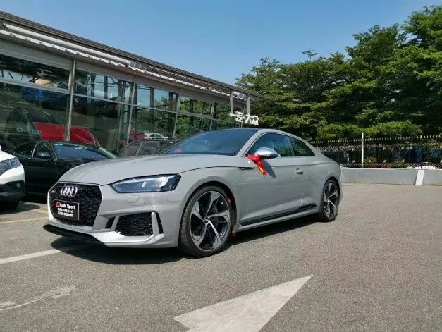 20岁大学生买下宝马430i，只因偶像的选择...他有着怎样的故事？