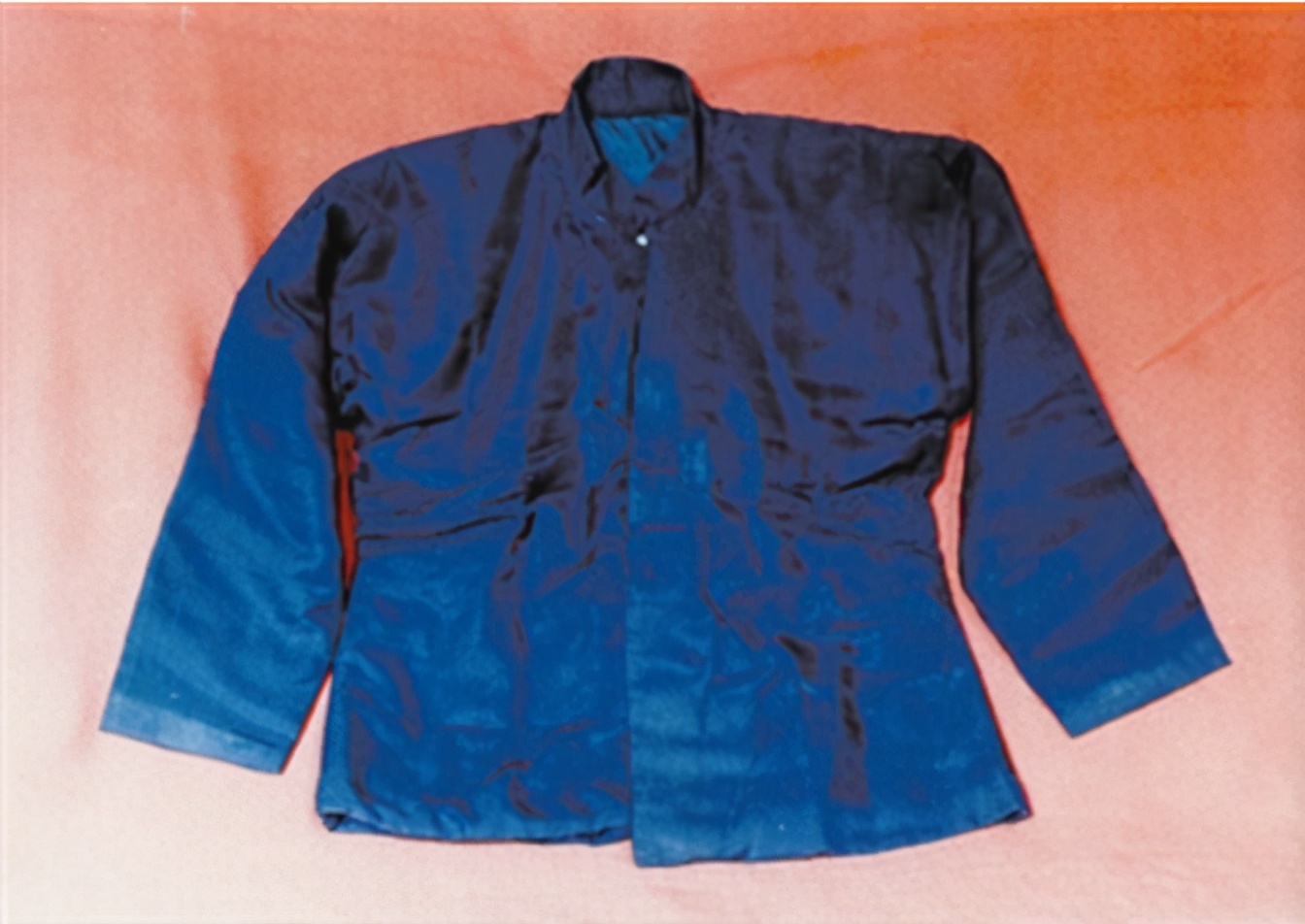 周总理病逝后，73名工人连夜缝制棉袄寄给邓妈妈，*颖超邓**寄去30元