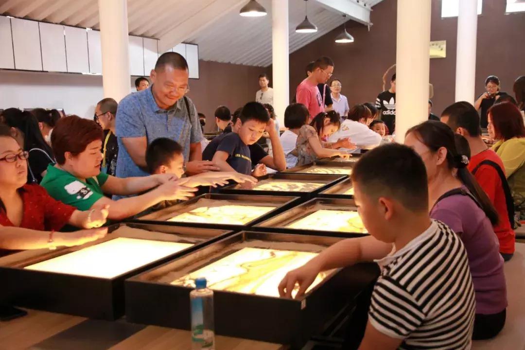 一沙一世界沙画制作,沙画特效一沙一世界