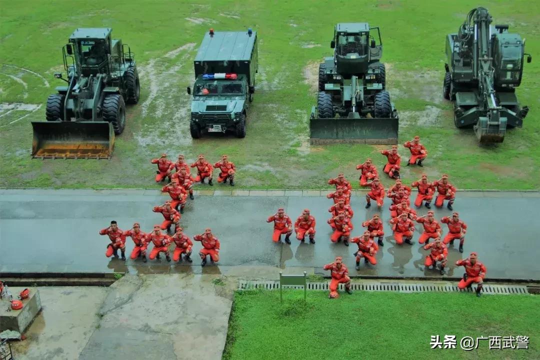 来当*警武**工兵吗?常和死神拼命的那种...