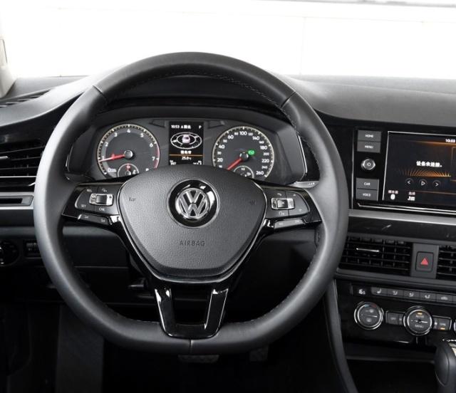 吉利帝豪第四代和宝来传奇哪个好,宝来传奇和帝豪到底该选择哪个