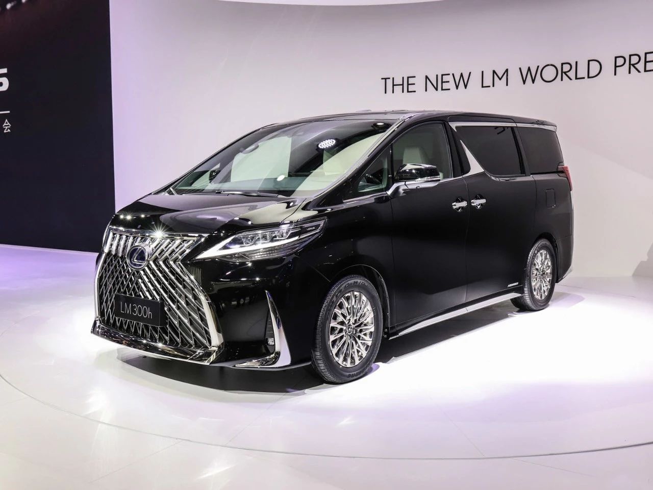 雷克萨斯LM：我是要成为加价王的MPV