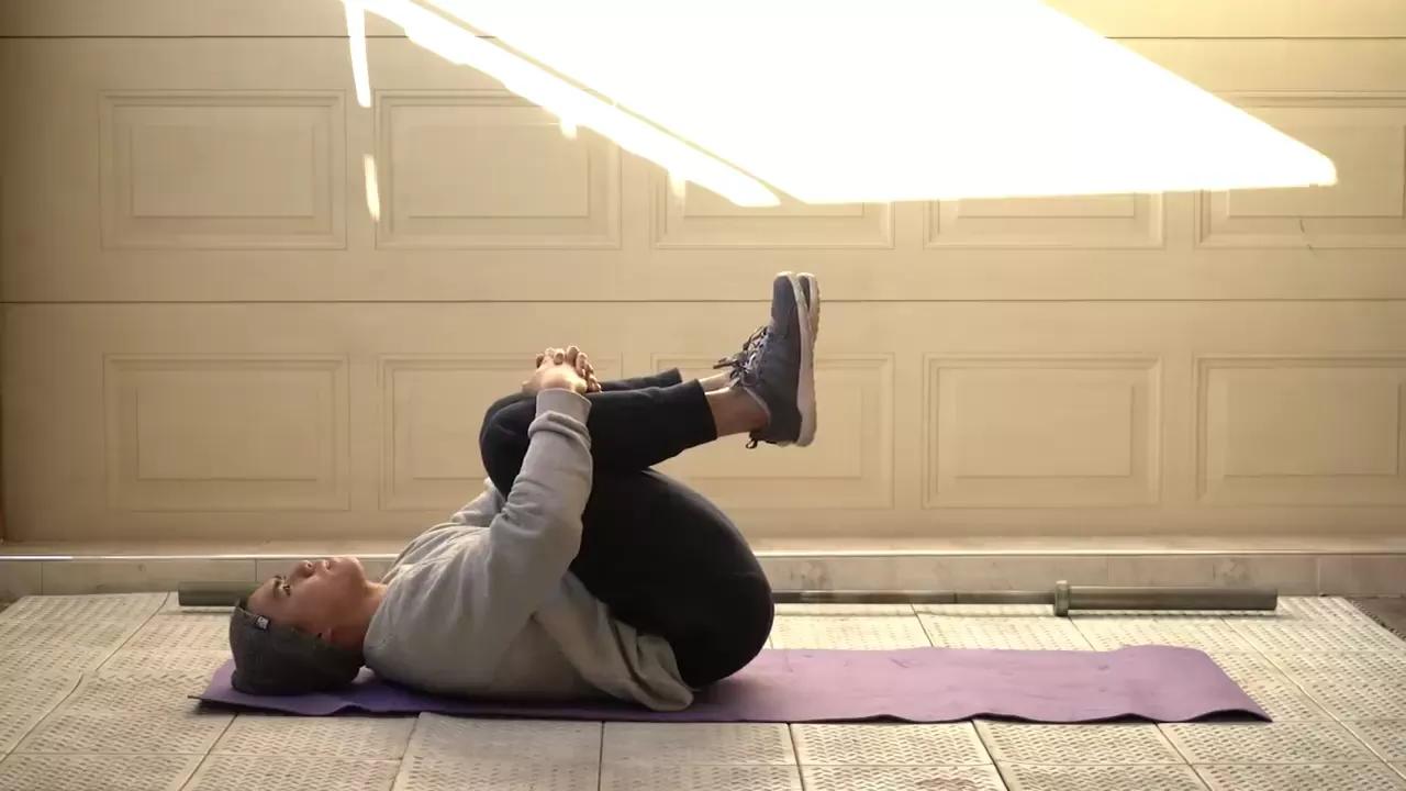 什么动作拉伸腰部,拉伸过程中腰部僵硬