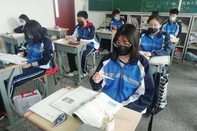 张文宏说早餐不要吃粥正确吗,张文宏说孩子上学必须吃两种食物