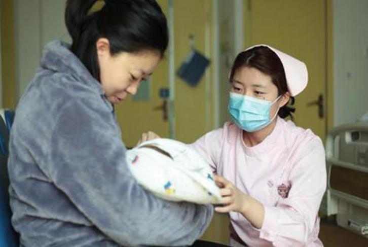 1岁宝宝呕吐不止喝水也吐,1岁宝宝呕吐不止