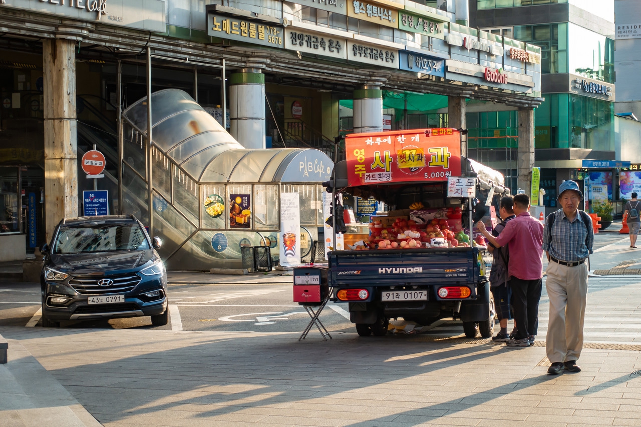 *底卧**38个城市地摊后，我总结了一套全民实用的摆摊指南