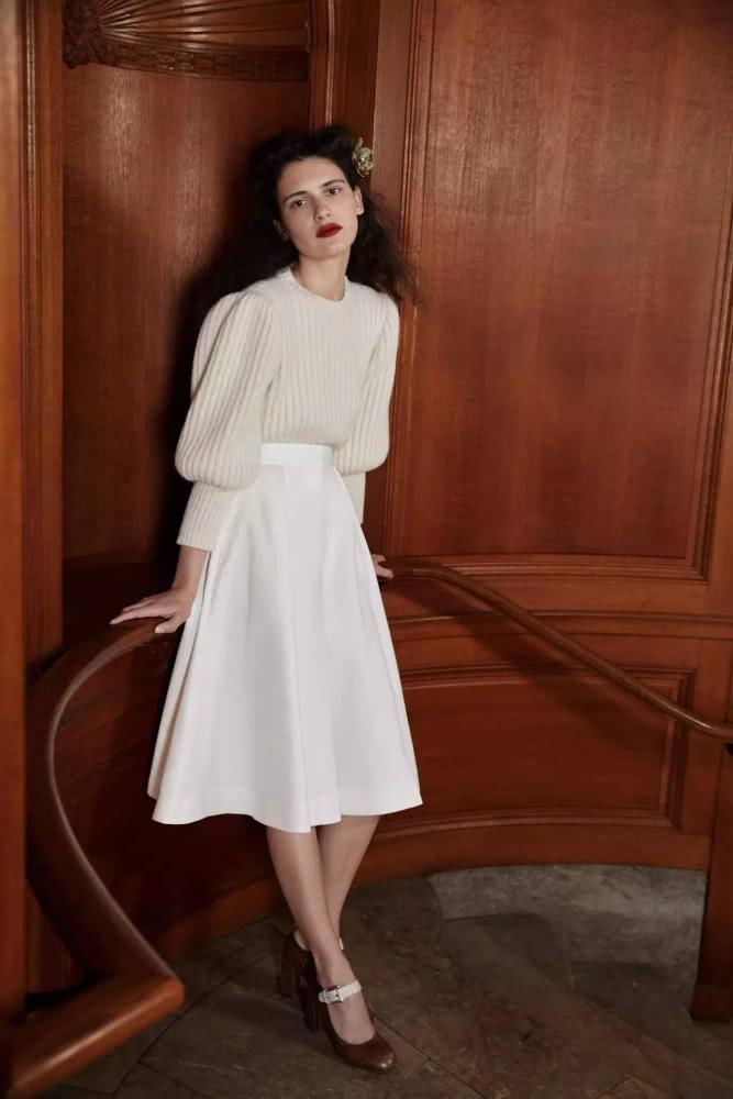 西装搭配连衣裙能搭配光腿神器,西装搭配裙子的法则你知道几种